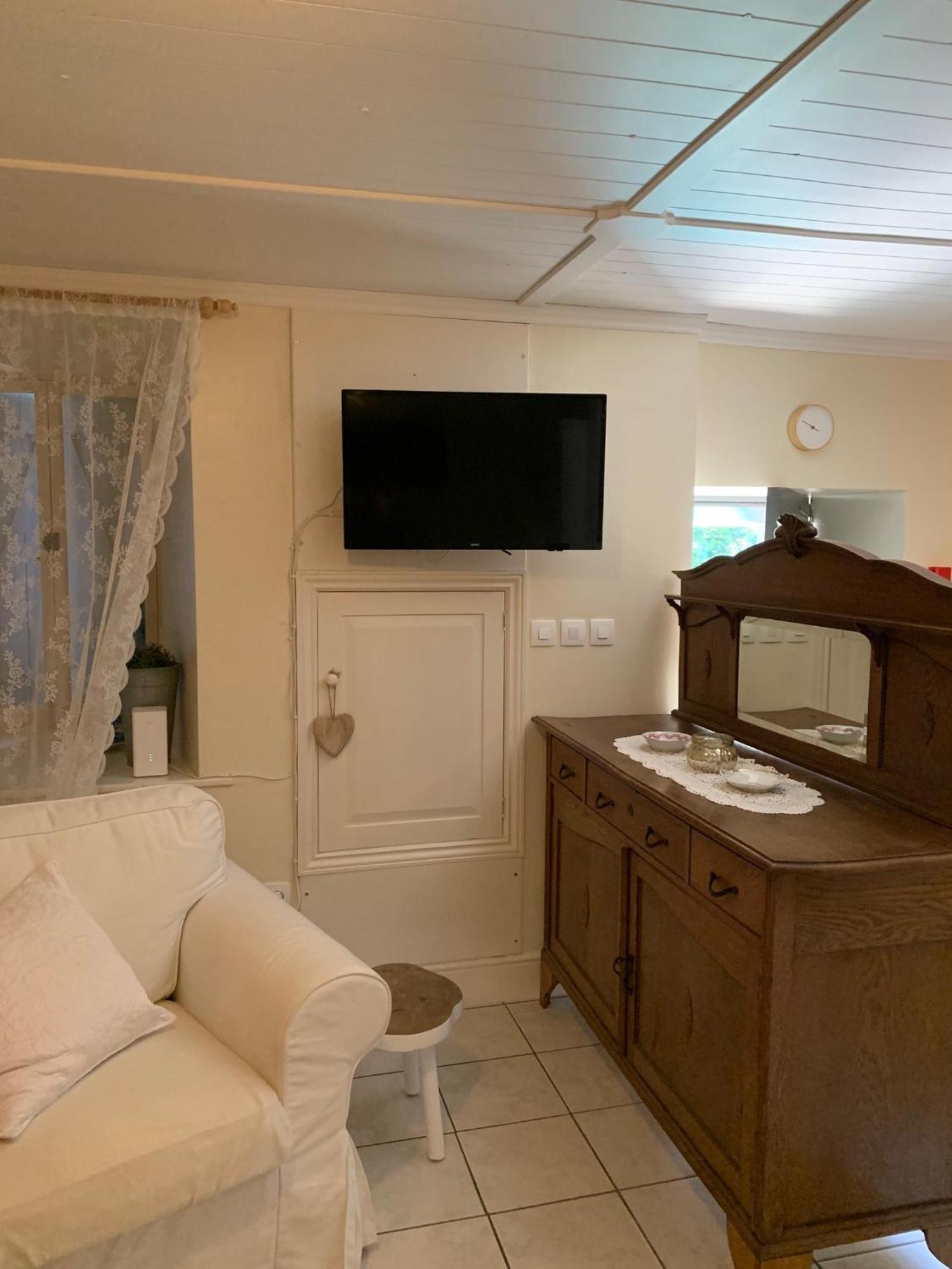 Gite Maison Du Trottoir, Sussac Ngoại thất bức ảnh